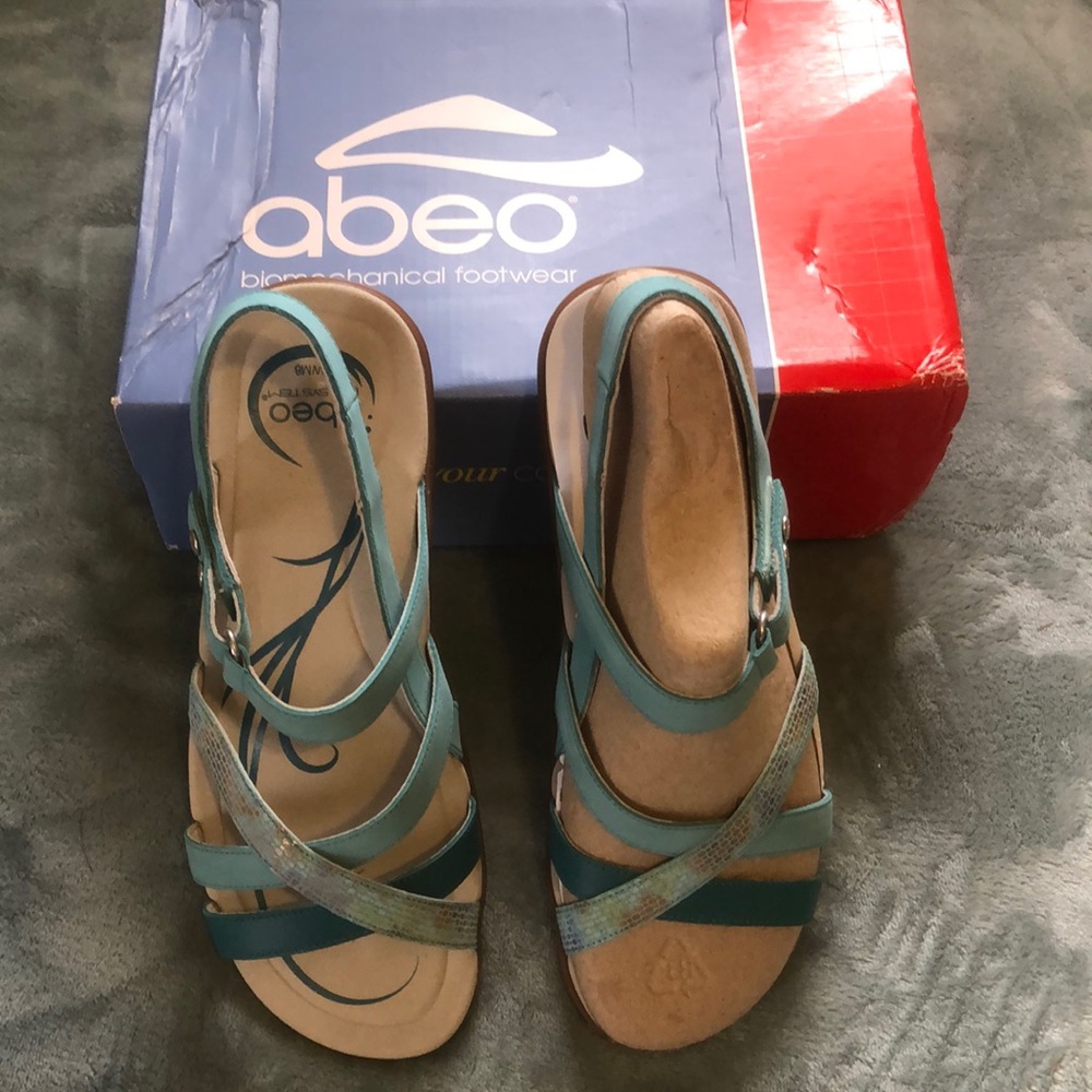 Abeo Laguna Aqua Meatarsal sandal. Size 8